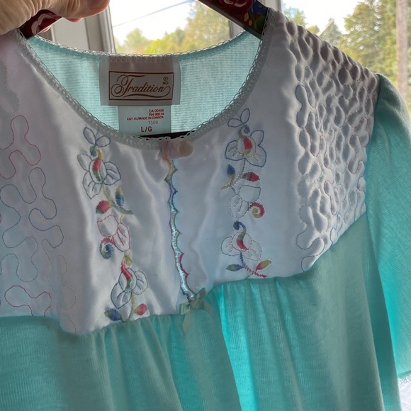 🦋Tradition vintage women’s nightgown aqua polyester size large. - Picture 8 of 12
